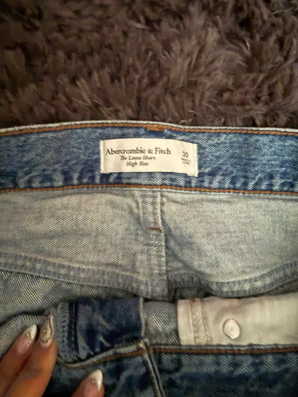 Abercrombie Jean Shorts Mom - Image 2