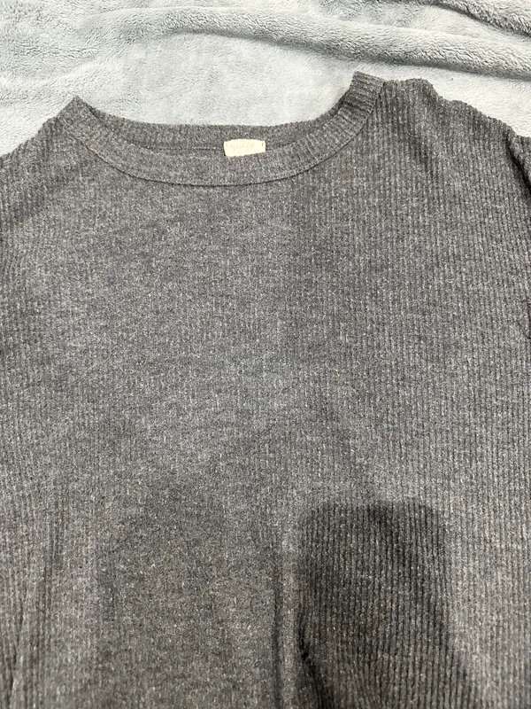 Brandy Melville / John Galt textured ribbed grey shorts sleeve top - Image 2