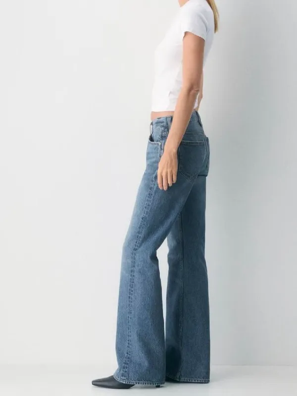 Denim Forum The '00s Lo-Rise Flare Jeans Medium Wash 5 Year Kiss n Tell 25 $138 - Image 2