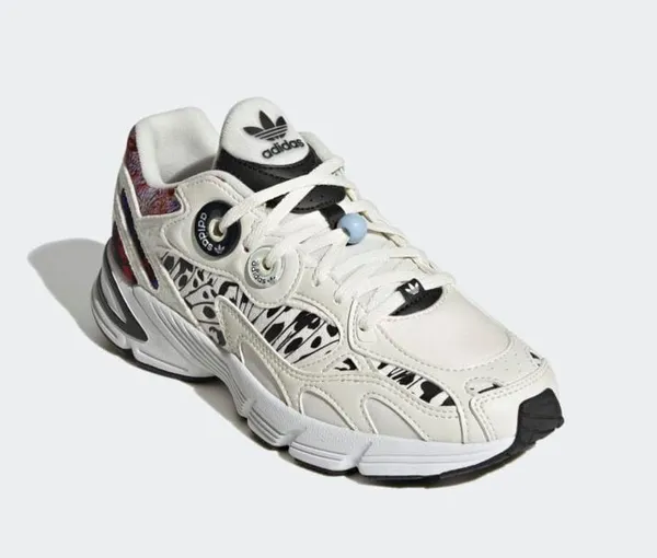 Adidas Astir Butterfly Athletic Sneakers Black White 9.5 - Image 5