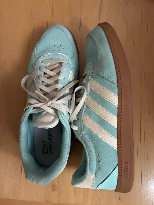 Adidas Women’s Shoes - Image 2