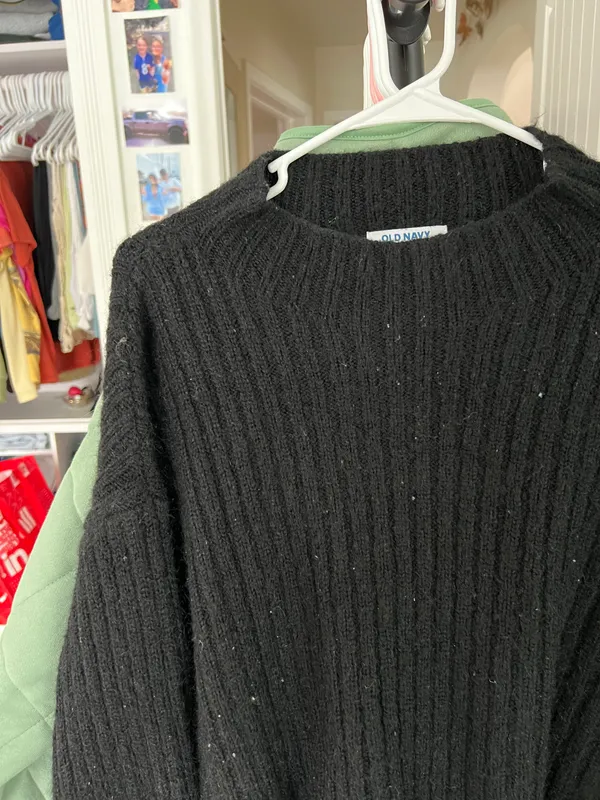 Old Navy Sweater - Image 5