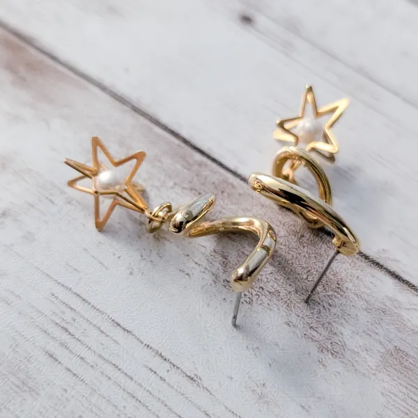 Vintage Earrings for Pierced Ears Twist Dangle with 3D Star & Faux Pearl - Image 4