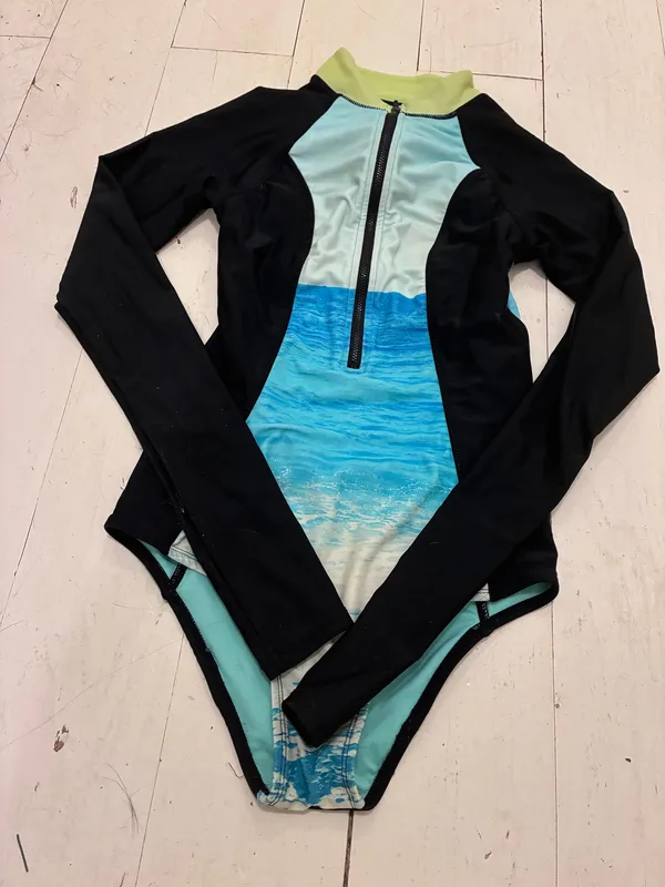 Forever 21 Wave Graphic Zippered Wetsuit - Image 3