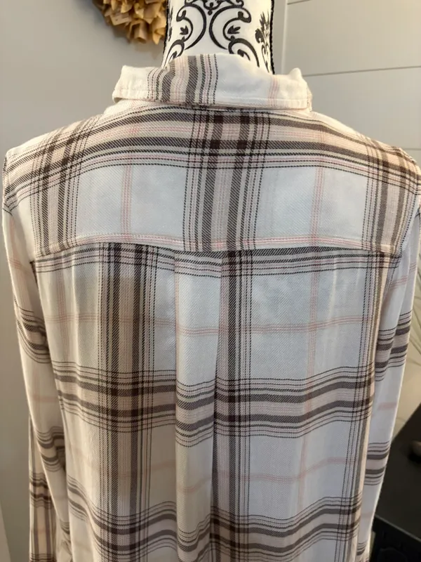 Susina Size Large Long Sleeve Plaid Shirt - Image 3