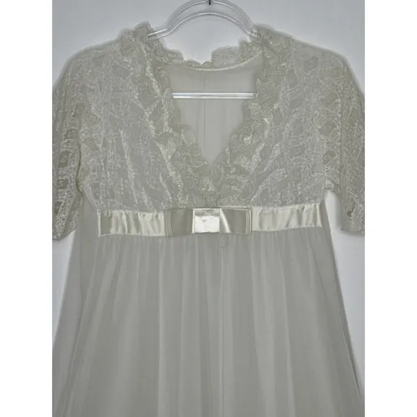 American Vintage 1970s Ivory Lace Chiffon Bridal Robe Gown Unbranded Small P - Image 8