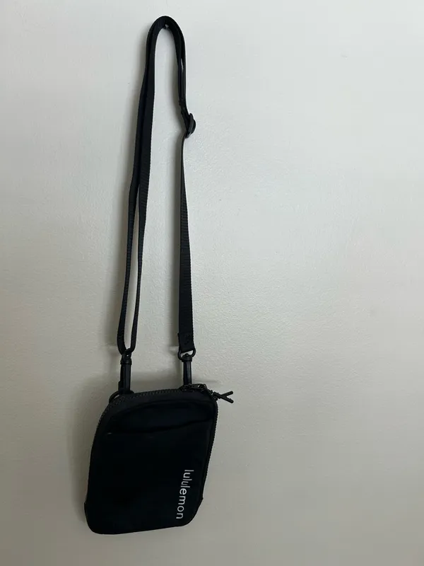 Lululemon Easy Access Crossbody bag black  - Image 2