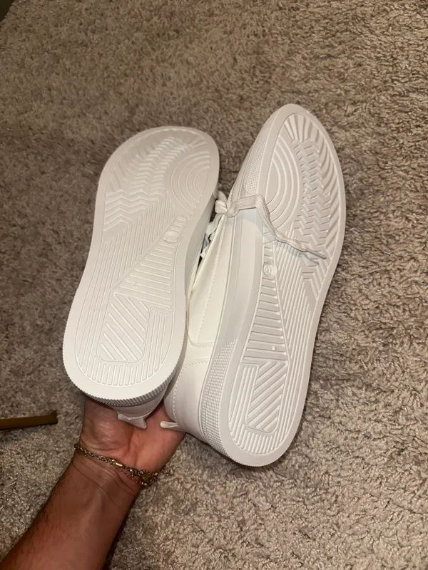 white sneakers Size 8.5 - Image 3