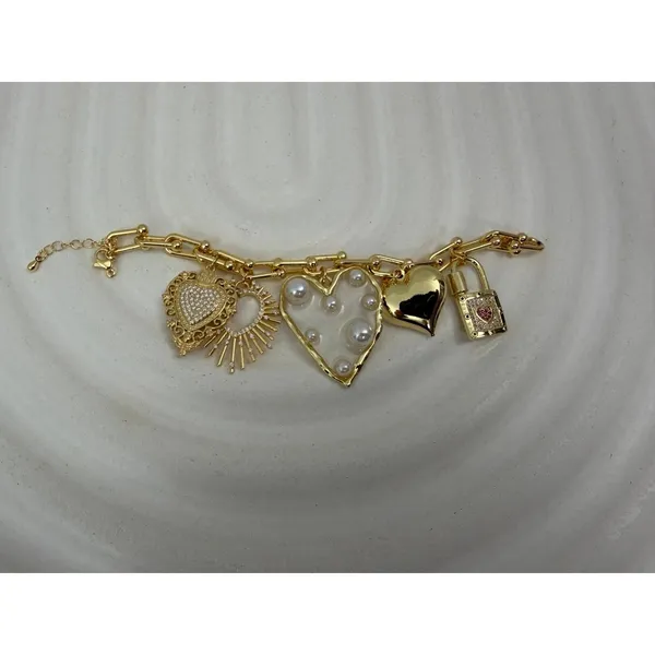 Gold Tone Heart Charm Bracelet Pearl Crystal Paperclip Chain Statement NEW - Image 4