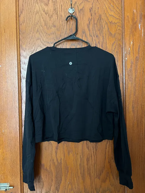 Lululemon Cropped Long Sleeve - Image 3