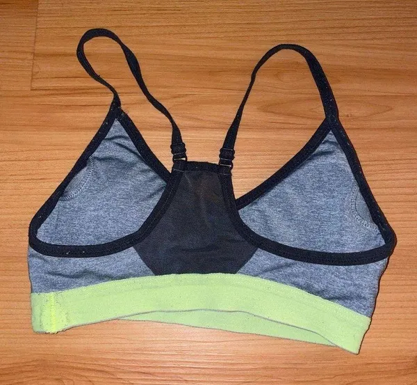 Nike Sports bra!! - Image 2