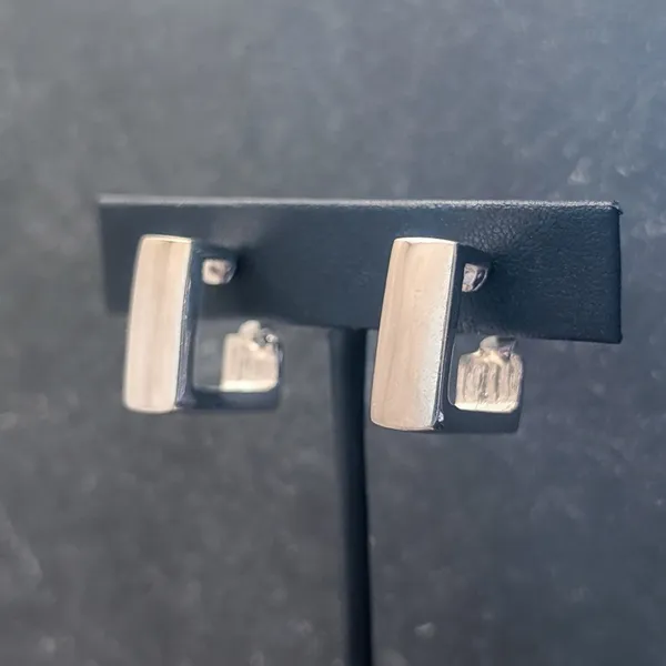 Vintage Kenneth Lane Clip On Earrings Retro 0.75" Silver Tone Square Hoops - Image 4