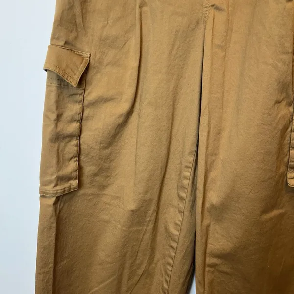 A New Day Women’s Khaki Wide Leg Cargo Pants Size 8 - Image 3