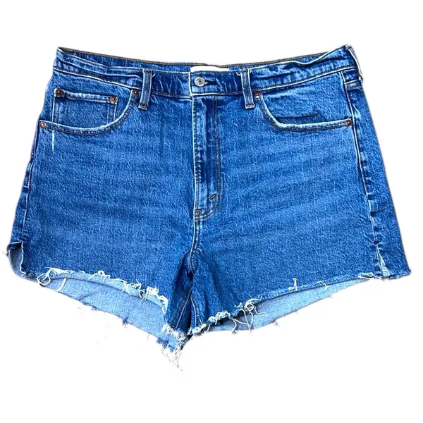 Abercrombie and Fitch 4” High Rise Mom Shorts - Image 3