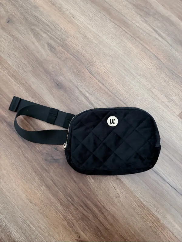 NWOT Wantable black velvet belt bag - Image 4
