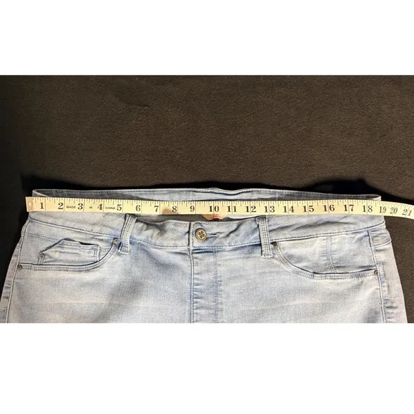 Laurie Felt Silky Denim Flare Jeans 1X Tall Light Wash Wide Hem Pockets - Image 11