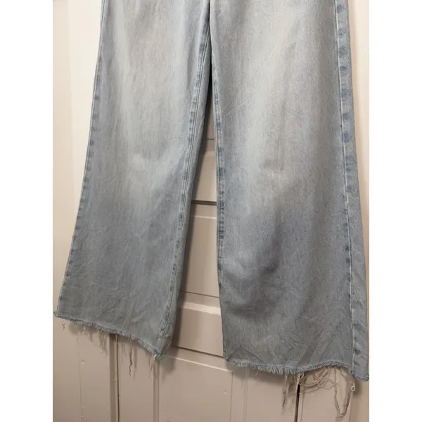 Zara Womens Light Wash High Waisted Wide Leg baggy Raw Hem Denim Jeans Size 6 - Image 6