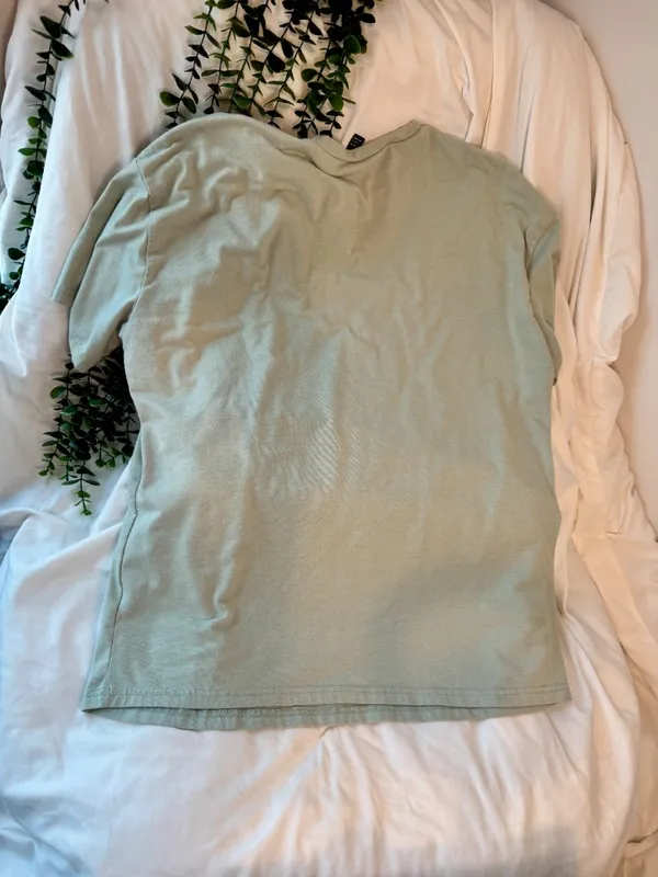 SHEIN East Hampton Village New York Sage Green Graphic T-Shirt Size Small - Image 5