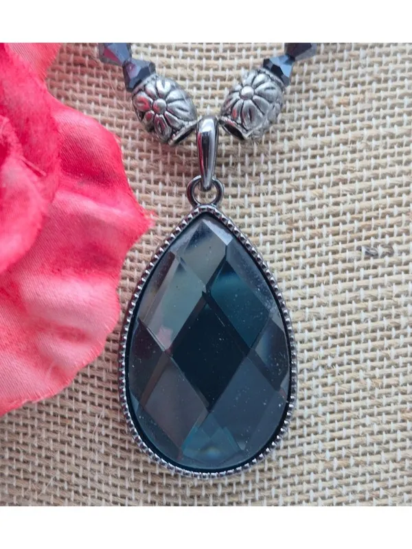 Artisan Black Green Bead & Faux Paper Bead Collar Teardrop Pendant Necklace 16" - Image 2
