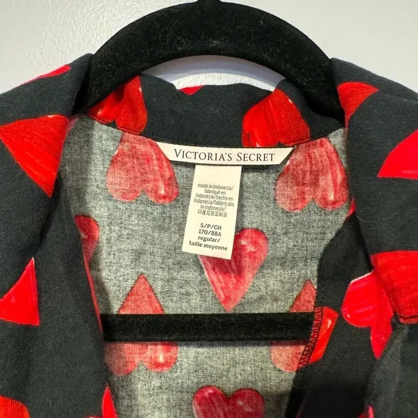 Victoria’s Secret all over heart print size small‎ - Image 2
