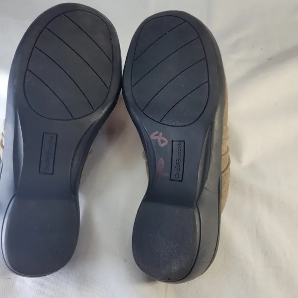 Croft & Barrow Tan Suede Clogs Size 8 Womens - Image 5