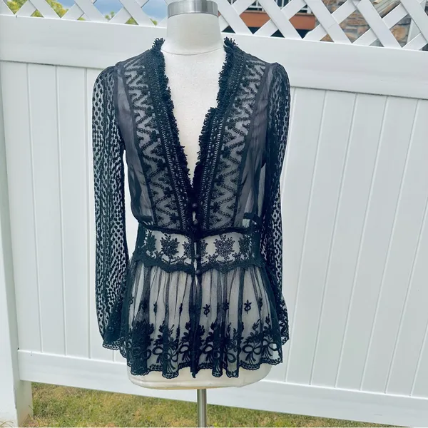 A’reve black lace sheer top Size M - Image 2