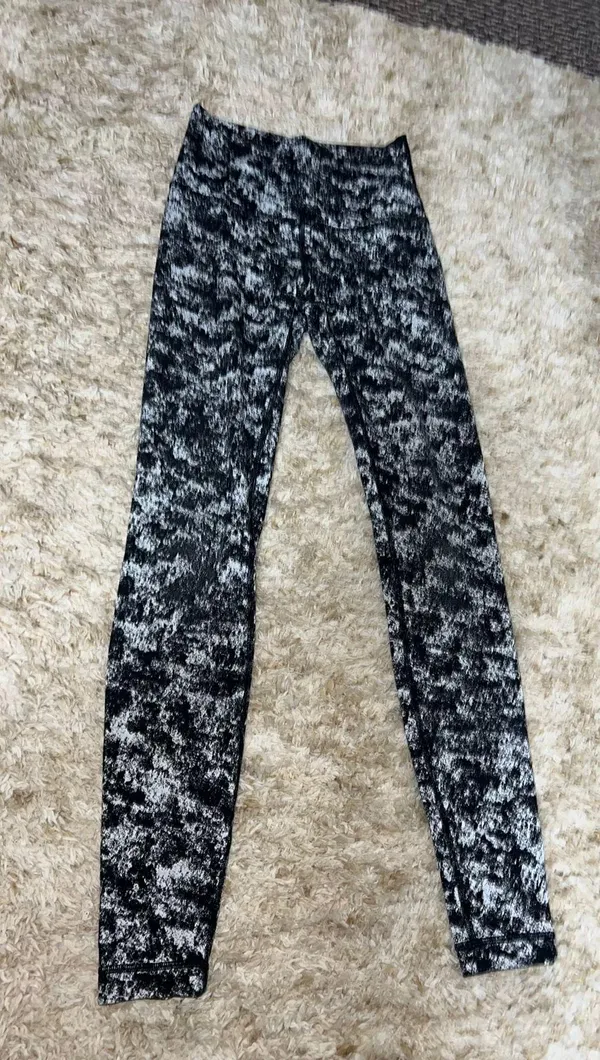 Lululemon Leggings 28” - Image 4
