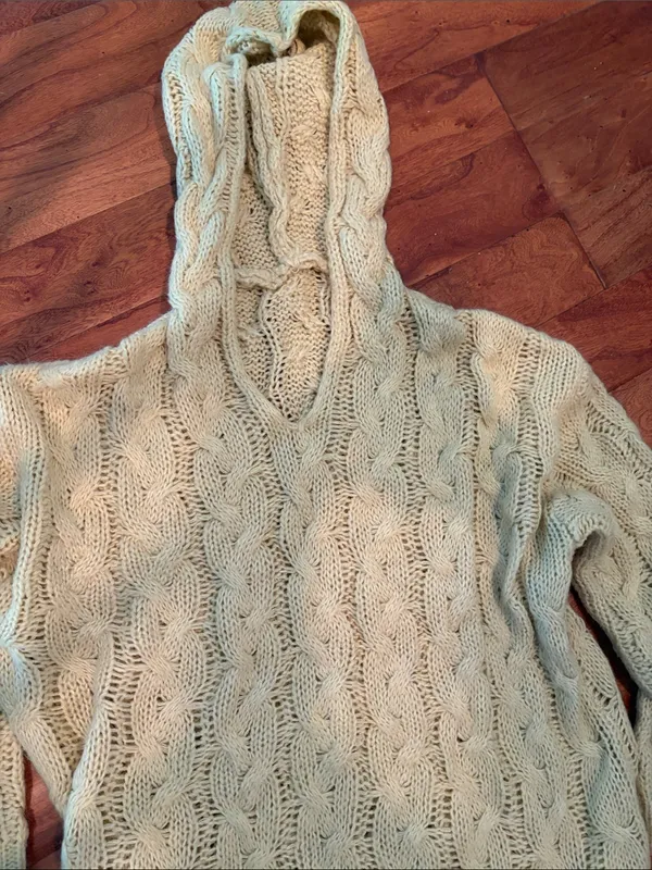 Non Signe Crème Chunky Cable-Knit Hoodie Size Medium - Image 3