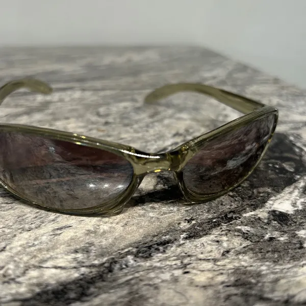 Stylish Green Sunglasses - Image 4