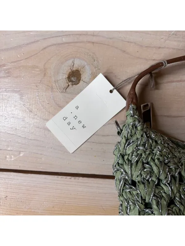 A New Day NWT Women's Woven Crochet Green Metallic Shoulder Bag - Image 4