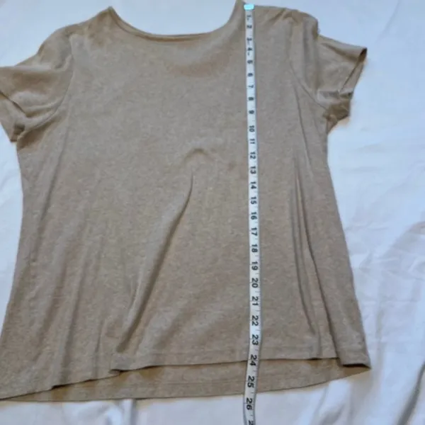 Tan short sleeve t-shirt - Image 3