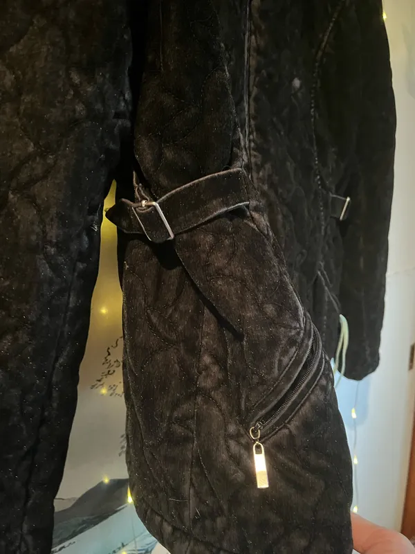 Vintage Black White Stag zip-up jacket featuring a plush faux-fur collar - Size M - Image 8