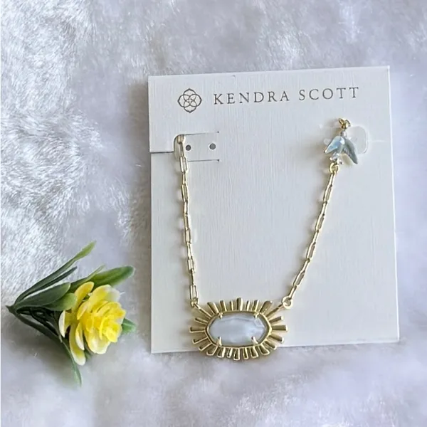 Kendra Scott Elisa Gold Bird Short Pendant Necklace - Image 2