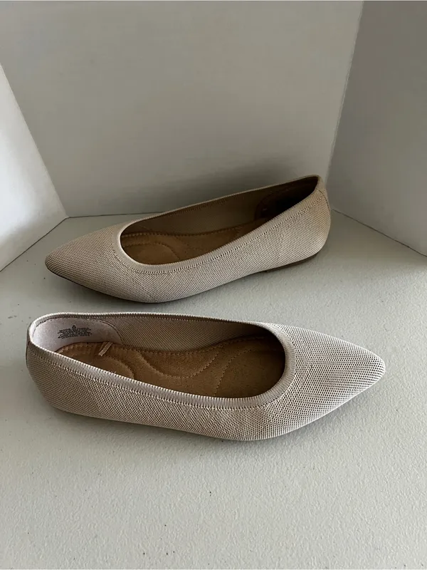 Old Navy Soft-Knit Pointed-Toe Ballet Flats Size 8 cream Beige Comfy Stretch - Image 6