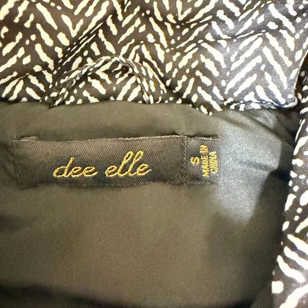 dee elle Women's Small Black & White Chevron Quilted Vest EUC b14 - Image 3