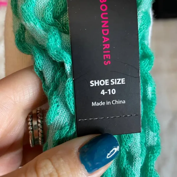 NO BOUNDARIES NWT Multi Pack of Textured Socks Green Pink White 4-10 OSFM - Image 7