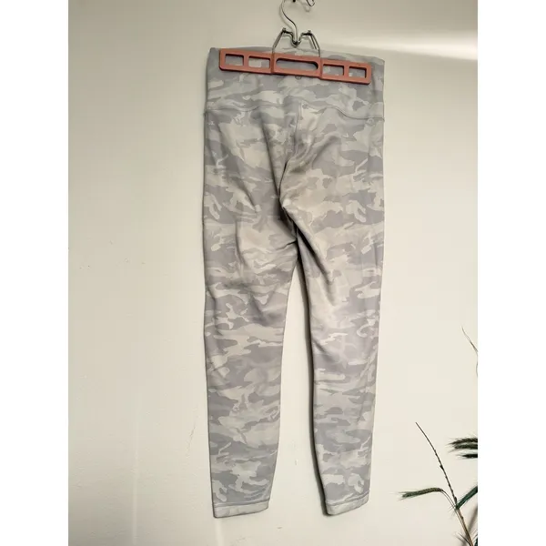 Lululemon‎ Wunder Under High-Rise Tight 26" Incognito Camo Alpine White 8 - Image 2