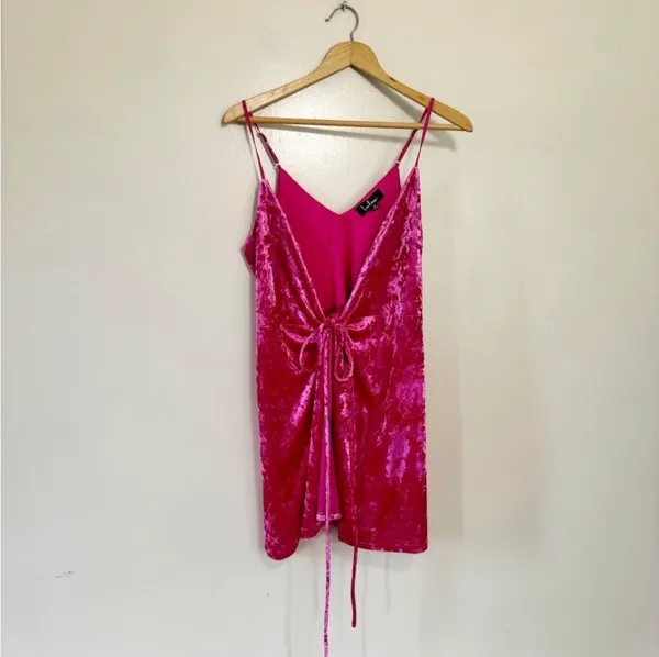 CLEARANCE! Pink Lulu’s Velour Wrap Dress Size M NWT - Image 3
