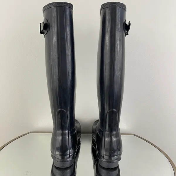 Hunter Original Tall Black Gloss Adjustable Knee High Rain Boots - Image 7