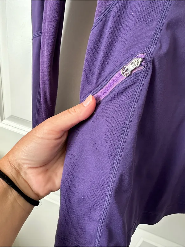Lululemon Run Wild Pullover Women's Size 6 Purple Plum 1/2 Zip Thumbholes - Image 4
