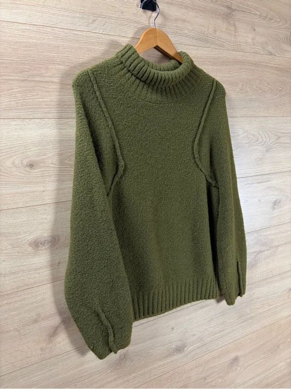 Universal Threads Olive Very Soft Turtleneck Sweater Small - Image 8