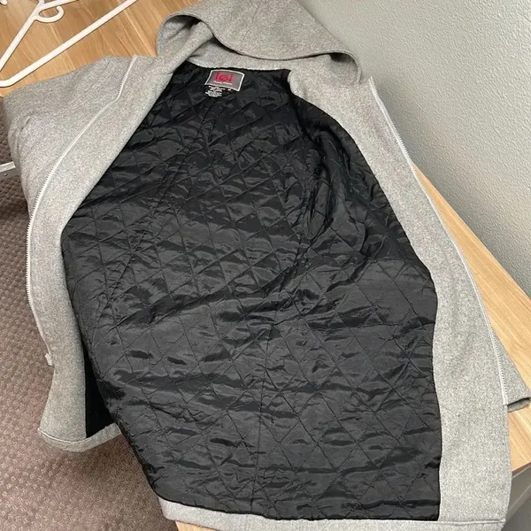 L.E.I. Wool zip up 3/4 length coat. Quilted interior. Size M. - Image 7