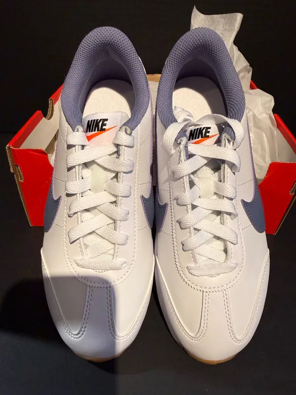 Women’s Nike Pacific Leather size 6W - Image 3