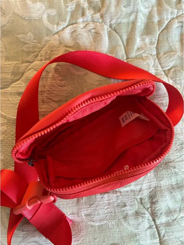 Lululemon Belt Bag 1L - Image 3