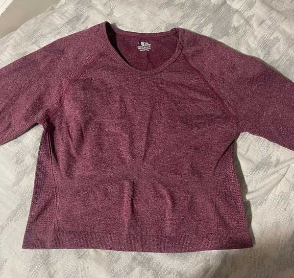 Amazon Women's Purple Cropped Stretch Long Sleeve Crew Neck Activewear Top Size L - Image 5