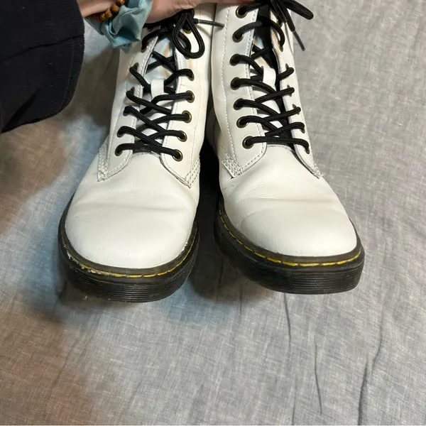 Dr. Martens Zavala Combat Boots in White Size 9 - Image 4