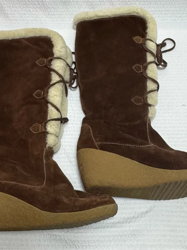 Women’s Brown Suede Wedge Winter Boots with Shearling Trim - Image 2