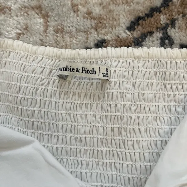 Abercrombie cream twist front puff sleeve Top - Image 3