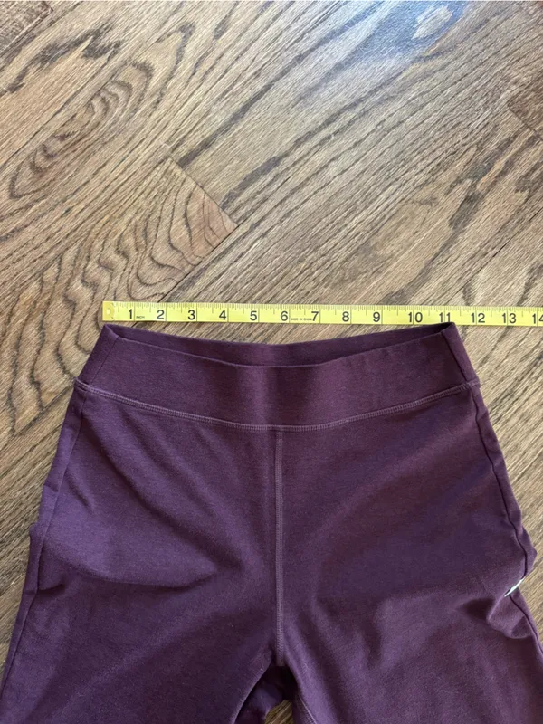 Vuori Plum Purple Split Hem flare leggings Mid Rise XS 00 0 2 Pilates Yoga Gym - Image 6