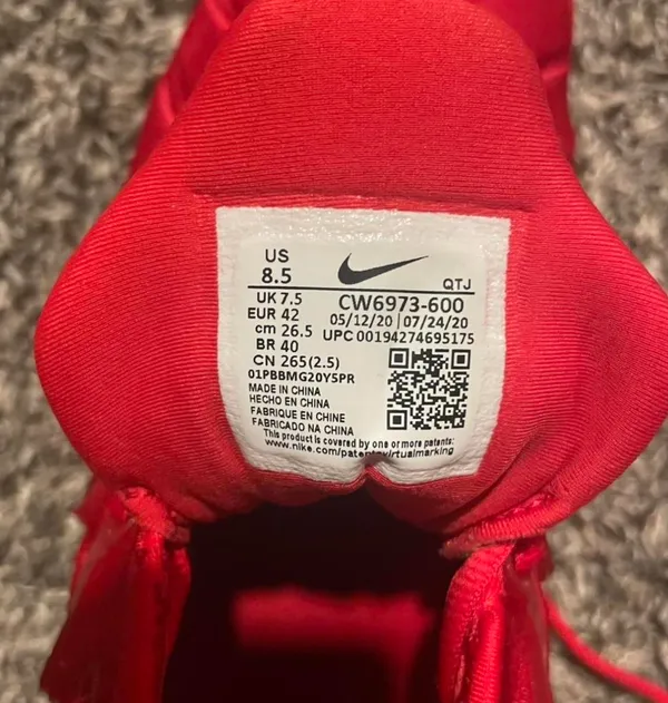Red Nike Vapormax Shoes - Image 3